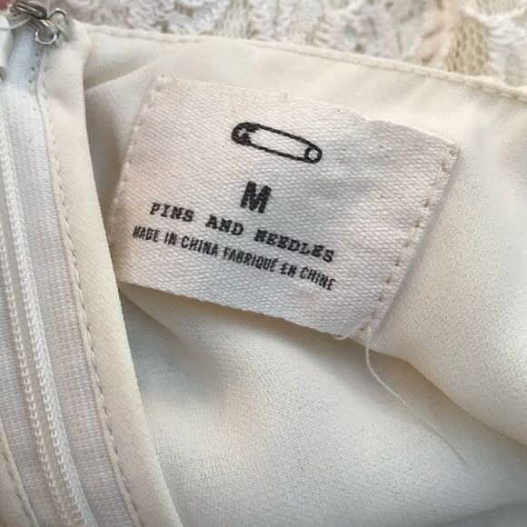 Pins and‎ Needles Anthropologie Lace Dress - Picture 7 of 9